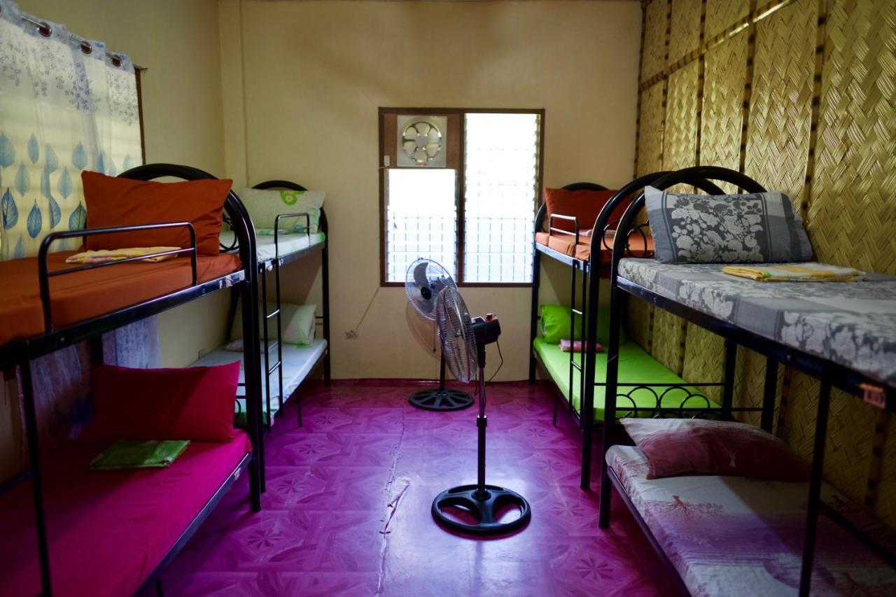 Fat Monkey Hostel Coron Exterior photo