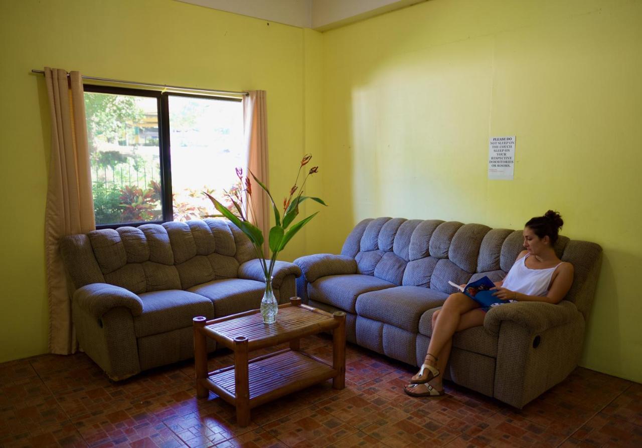 Fat Monkey Hostel Coron Exterior photo